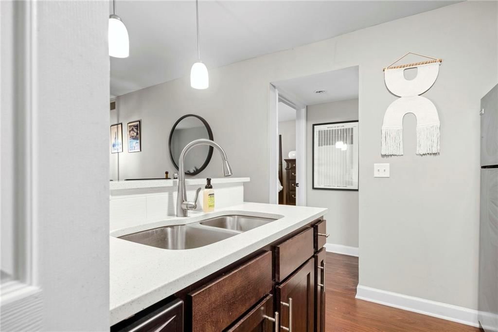 915 Washington #101 Street — photo 8