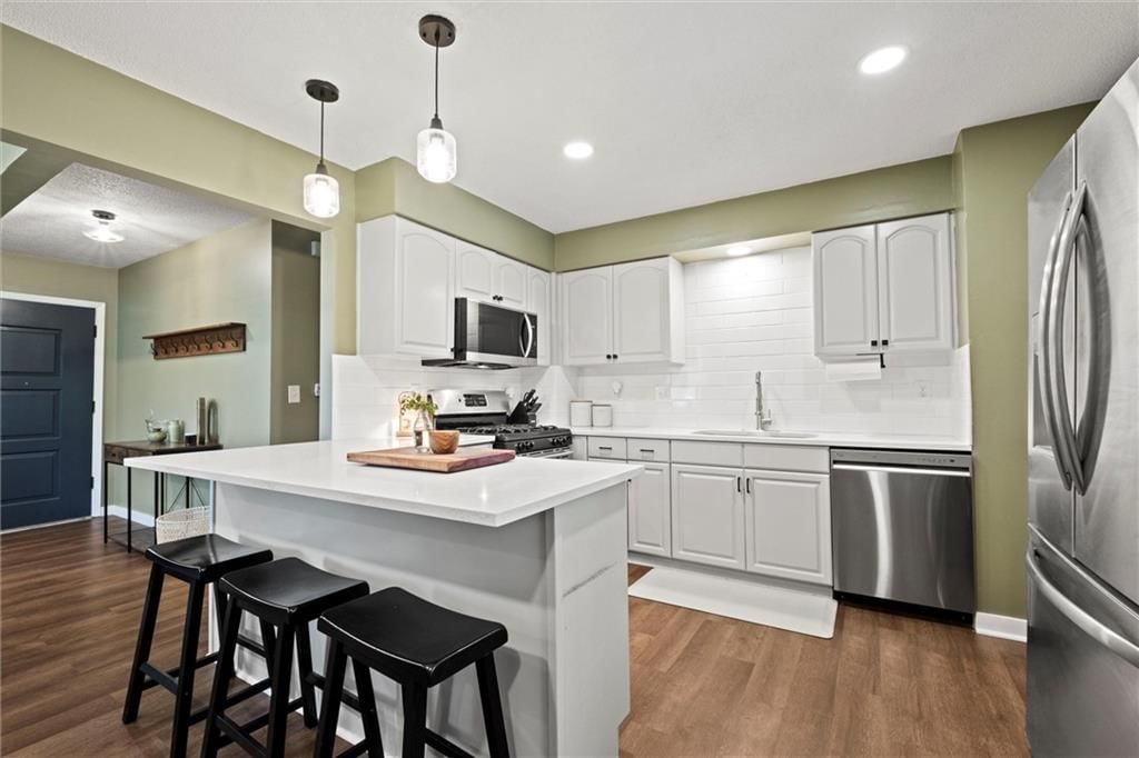 22420 W 73rd Terrace — photo 9