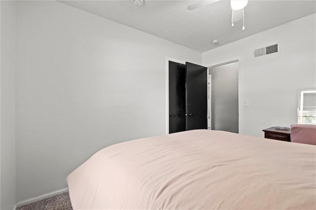 22420 W 73rd Terrace — photo 20
