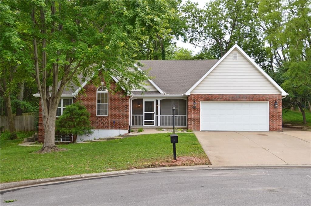 11 Chadwick Lane, Country Club, MO