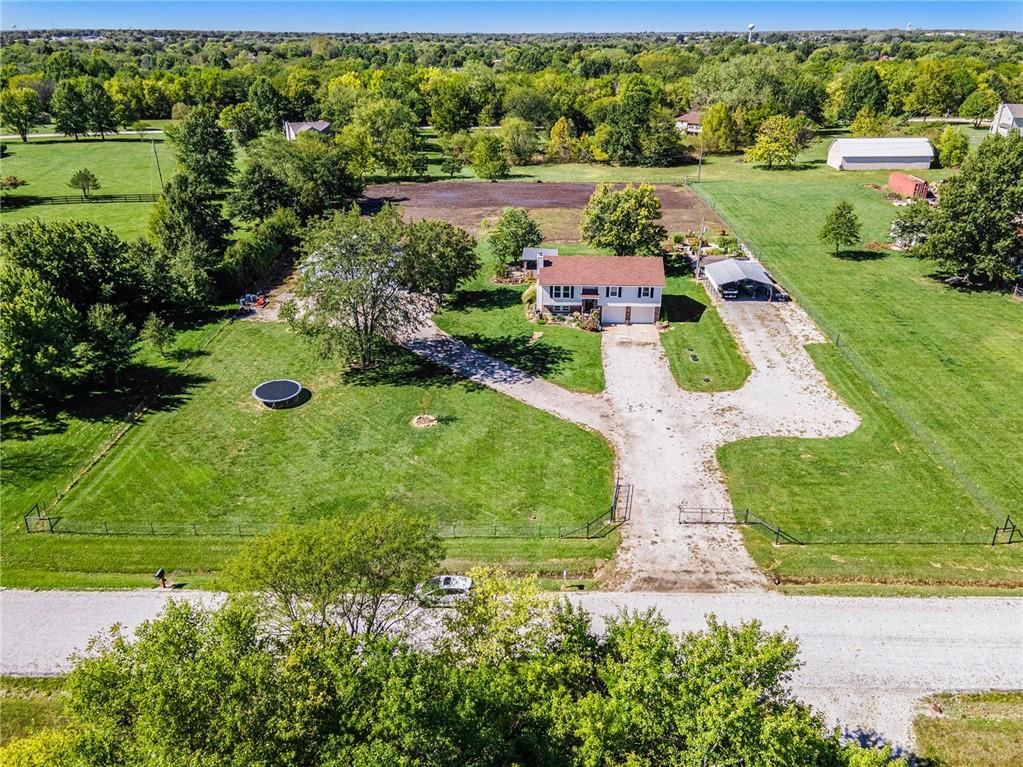 Photo 2 of 42 - 21318 S Briar Road