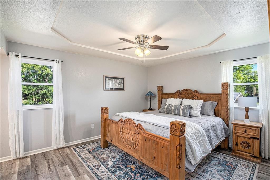 Photo 12 of 42 - 21318 S Briar Road