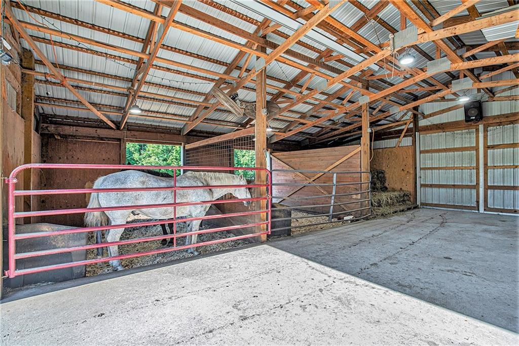 Photo 31 of 42 - 21318 S Briar Road