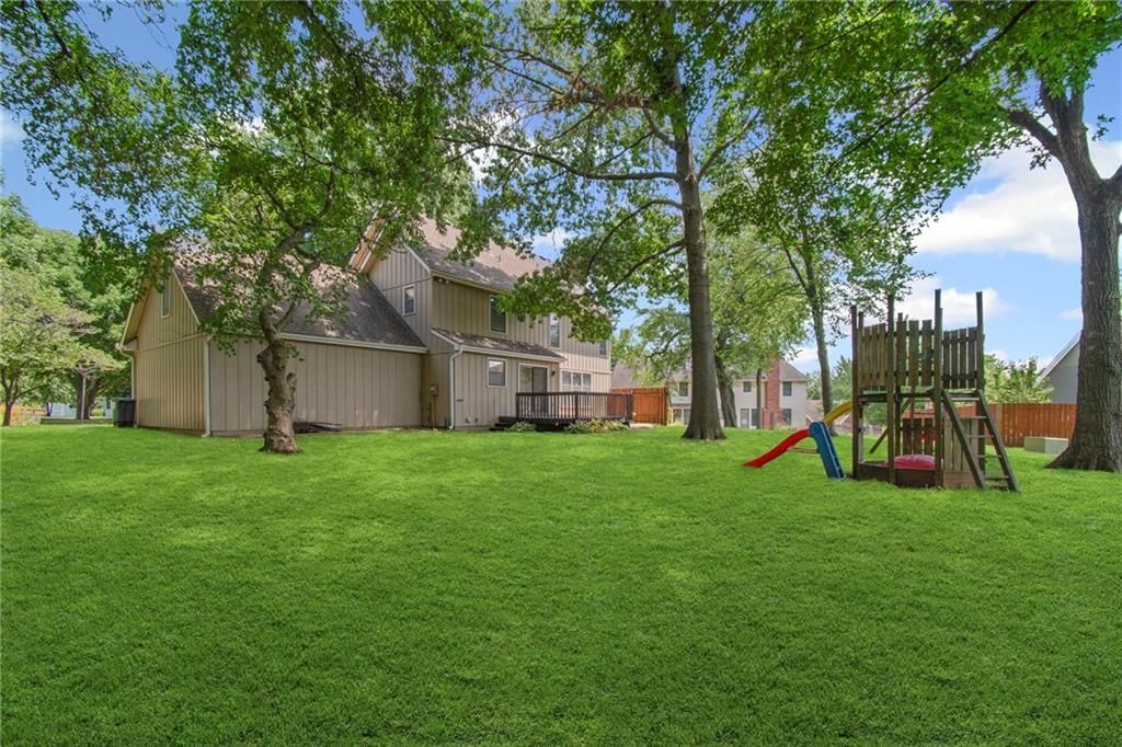 Photo 38 of 42 - 320 SW Raven Court