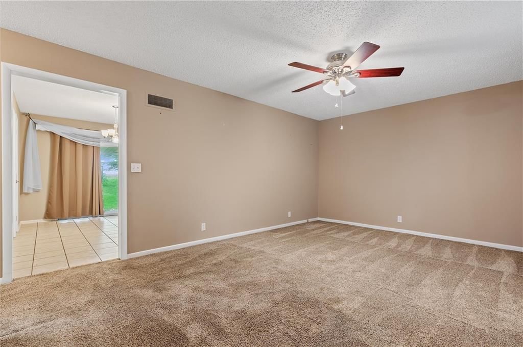 602 N Westview Drive — photo 4