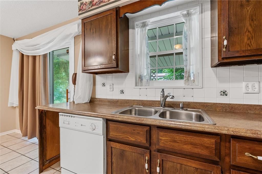 602 N Westview Drive — photo 9
