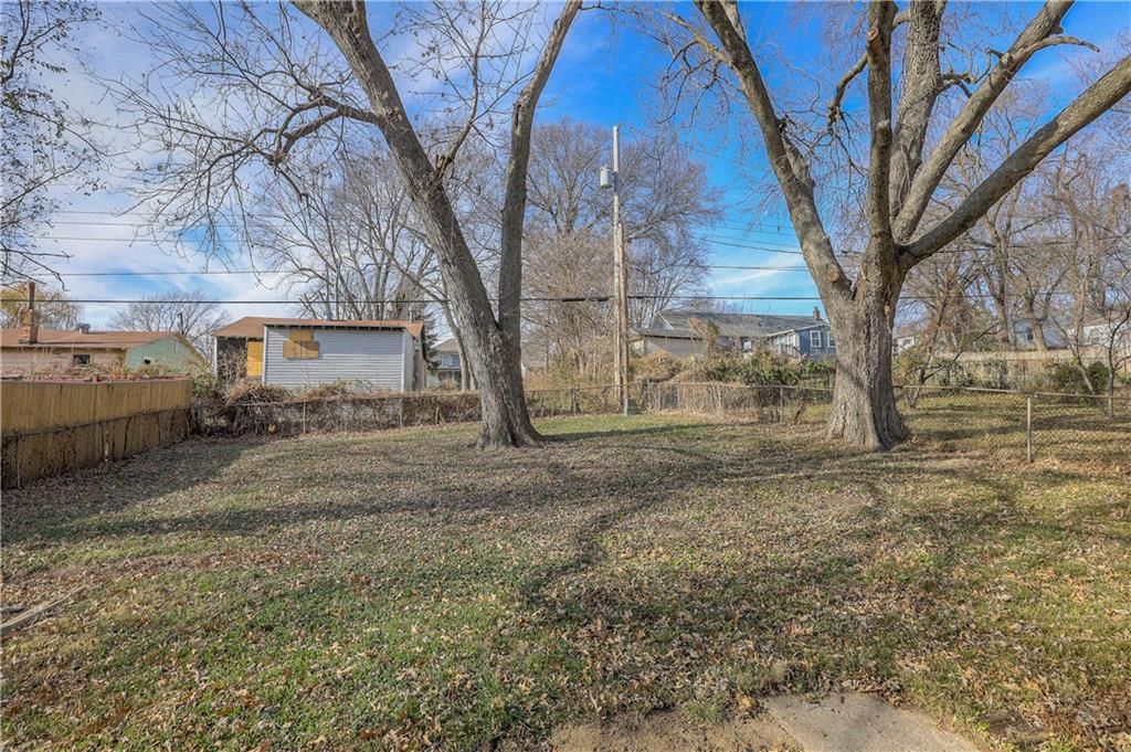 132 N Home Avenue — photo 22