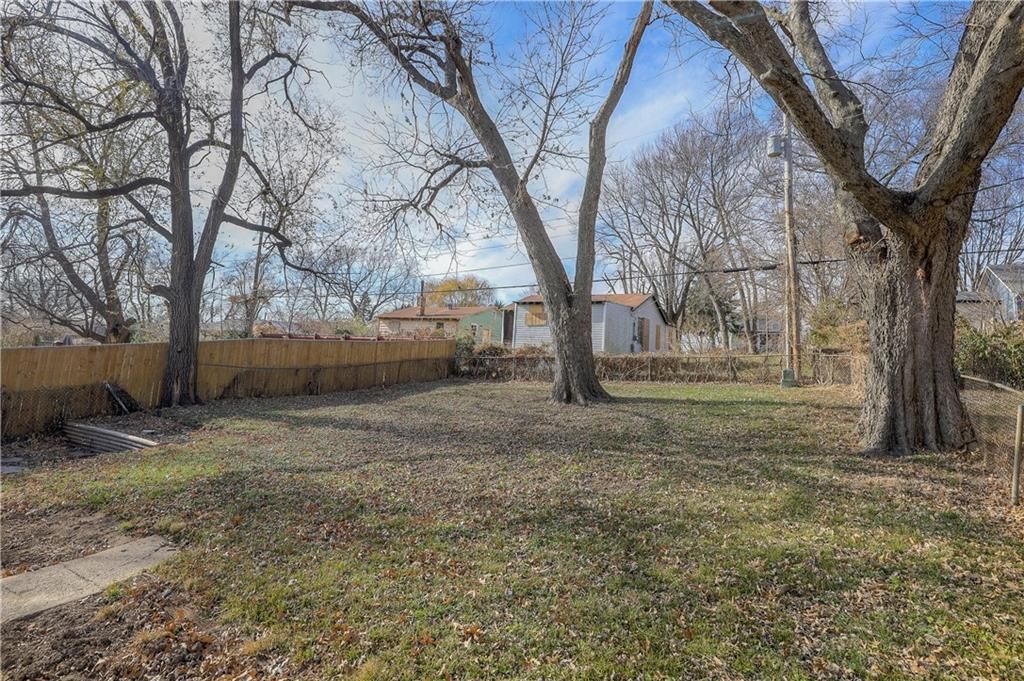 132 N Home Avenue — photo 23
