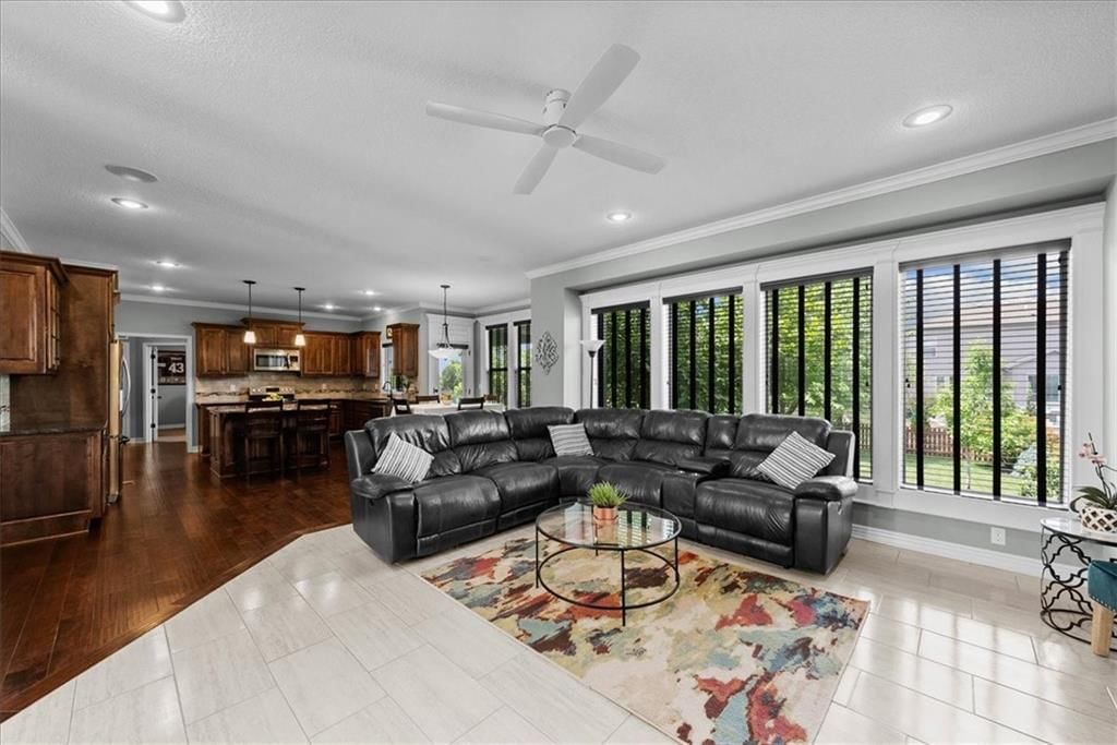 Photo 8 of 43 - 16642 W 165th Street