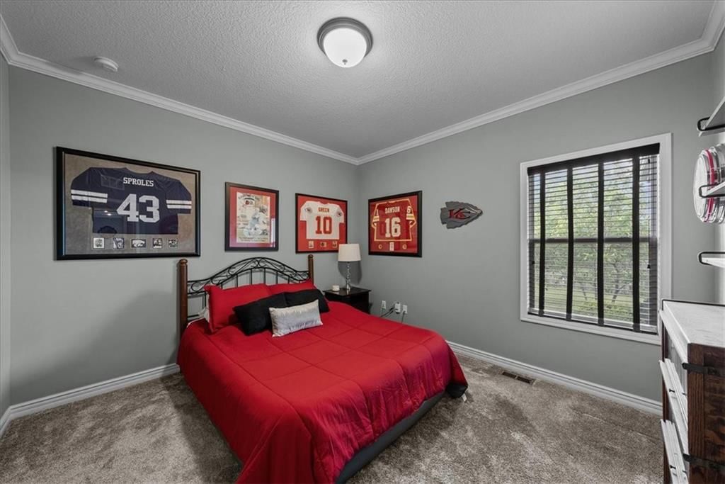 Photo 15 of 43 - 16642 W 165th Street