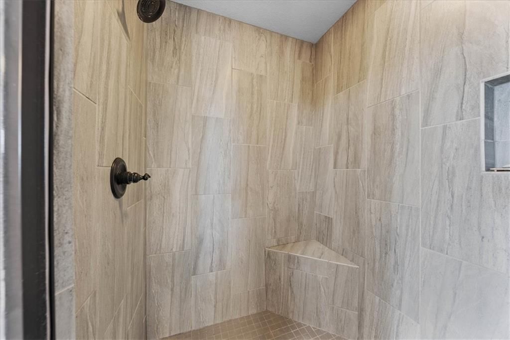 Photo 23 of 43 - 16642 W 165th Street