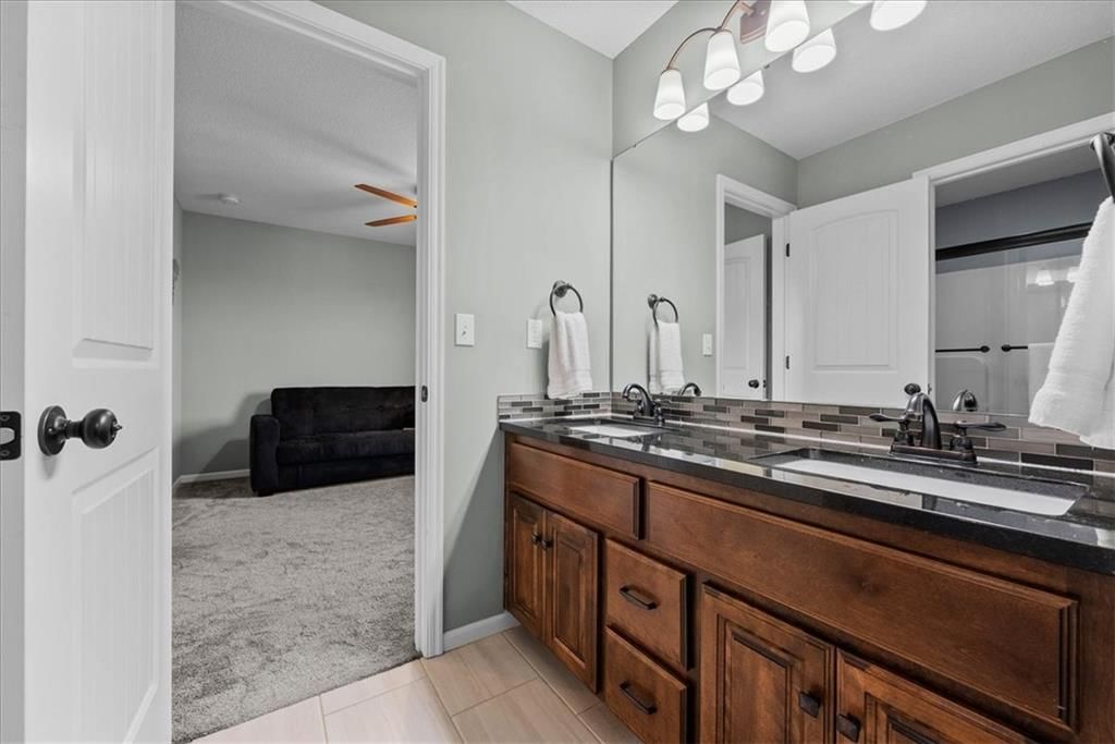 Photo 30 of 43 - 16642 W 165th Street