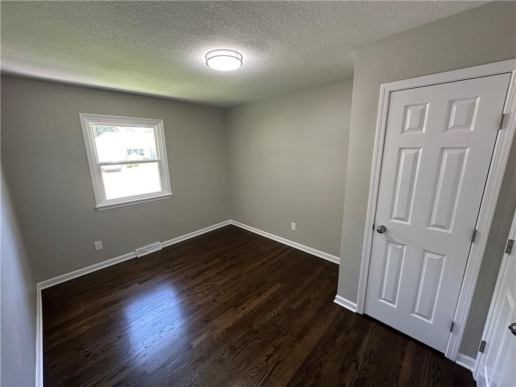 806 Lea Drive — photo 11