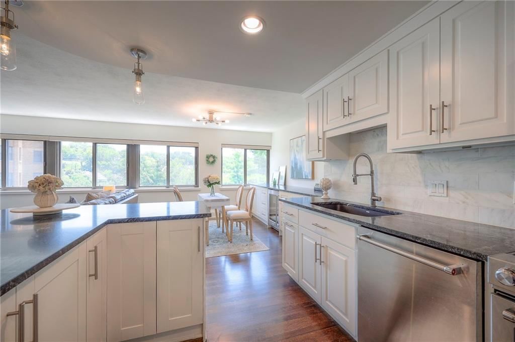 803 W 48th Street — photo 11