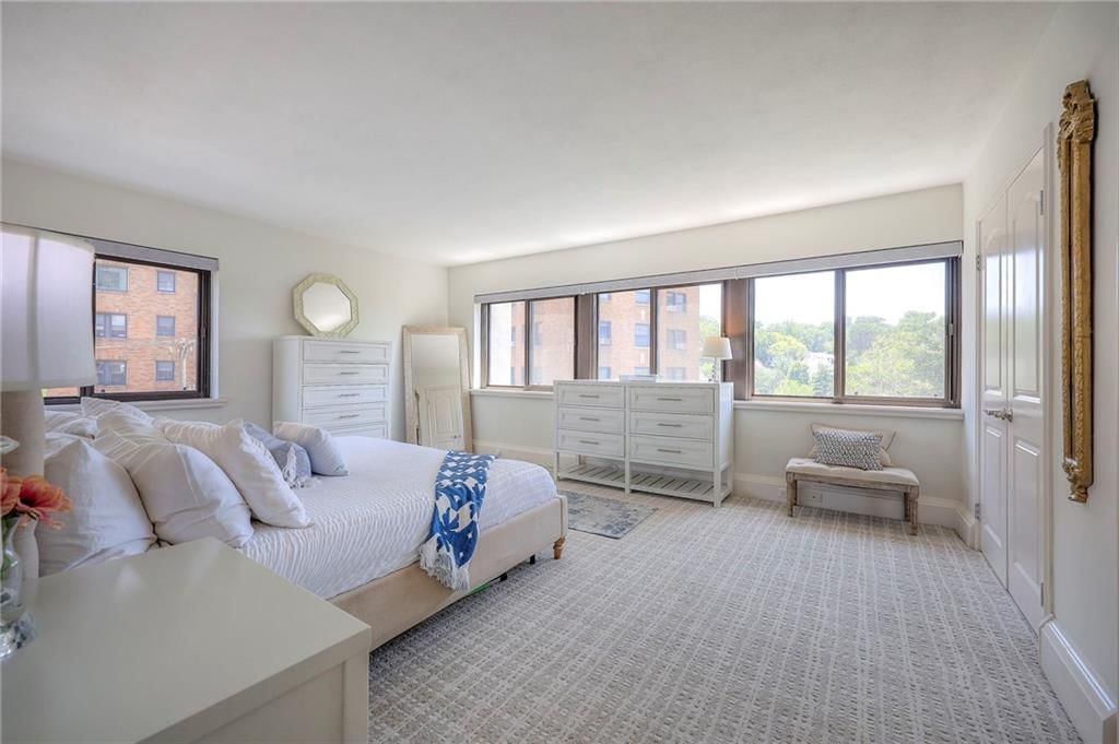 803 W 48th Street — photo 12