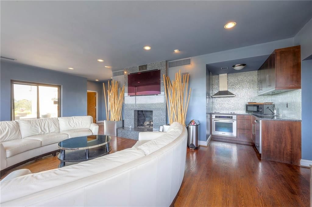 803 W 48th Street — photo 22