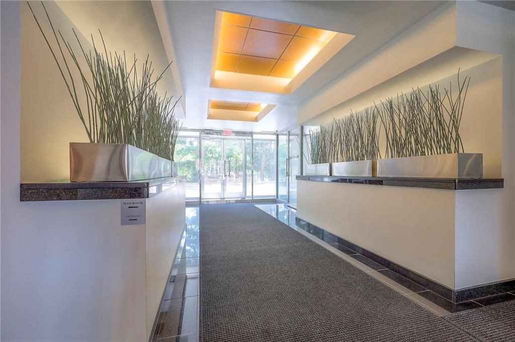 803 W 48th Street — photo 25