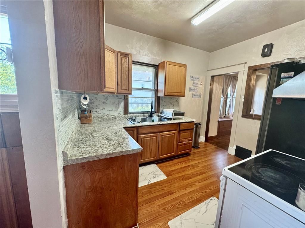 144 N Brighton Avenue — photo 19