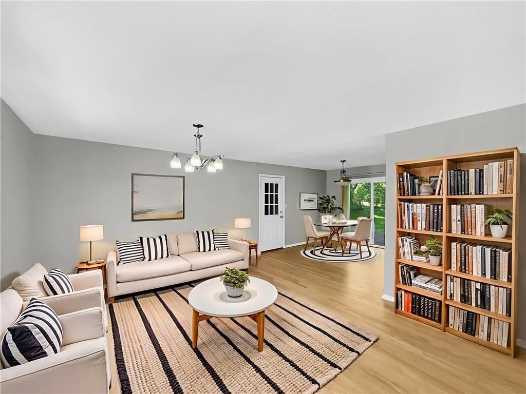 11309 E 49th Street — photo 2