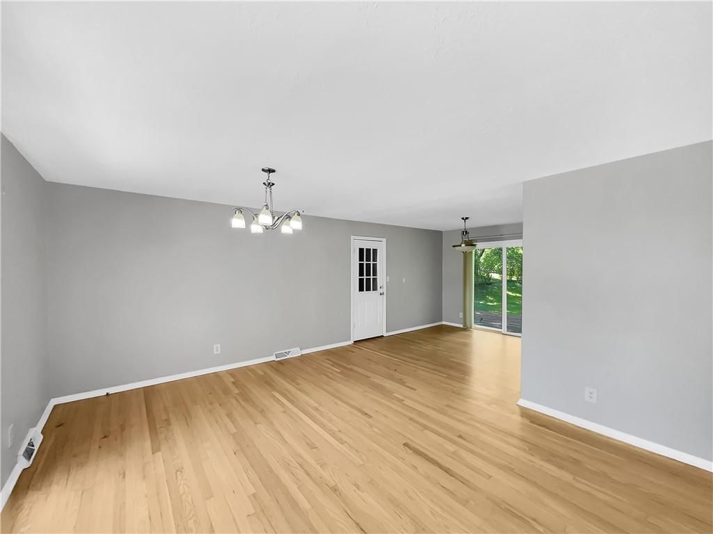11309 E 49th Street — photo 3
