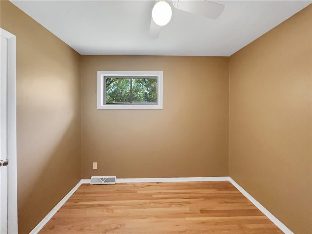 11309 E 49th Street — photo 11
