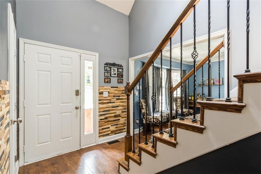 5901 Greenwood Drive — photo 6