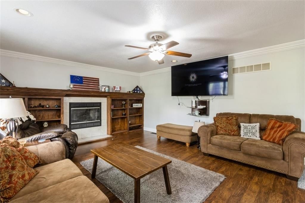 5901 Greenwood Drive — photo 8