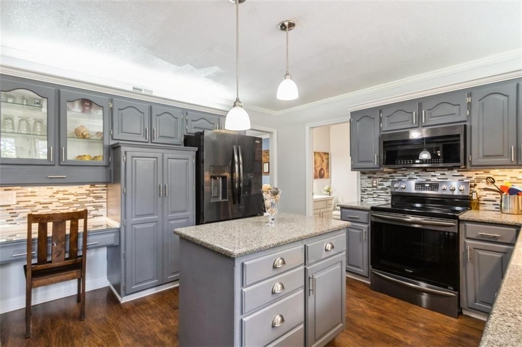 5901 Greenwood Drive — photo 13