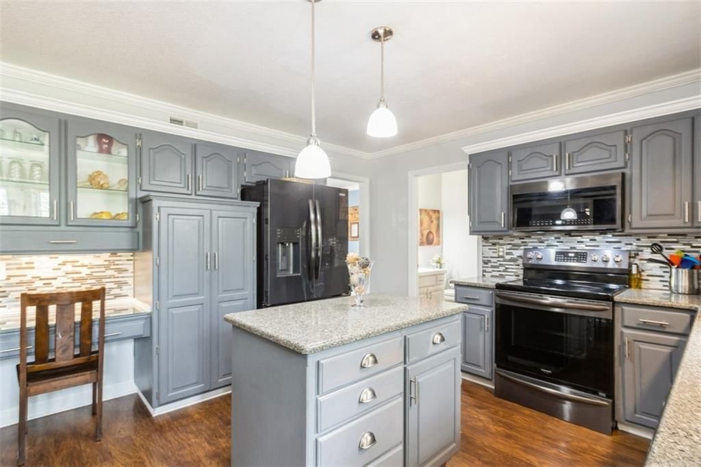 5901 Greenwood Drive — photo 18