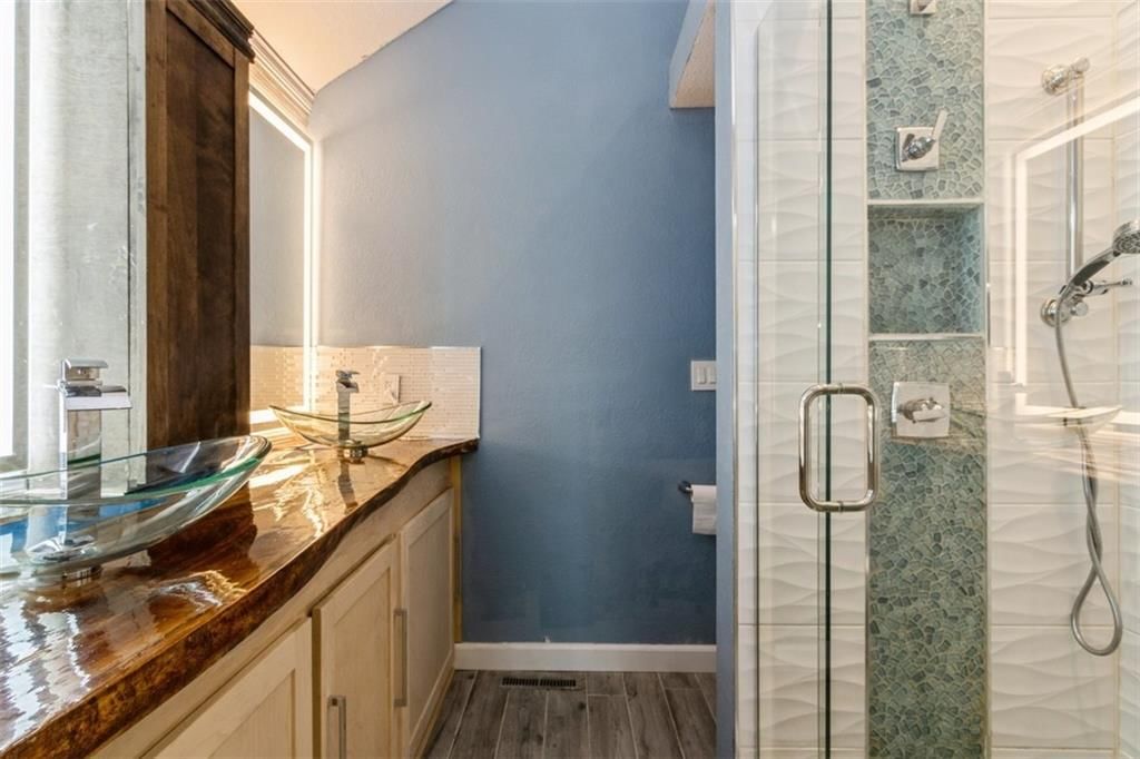 5901 Greenwood Drive — photo 23