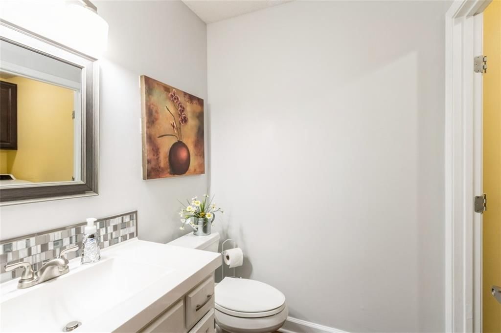 5901 Greenwood Drive — photo 34