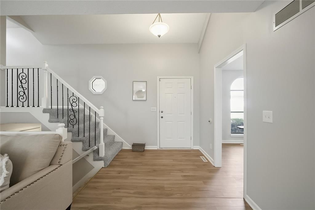 11709 Corrington Avenue — photo 2