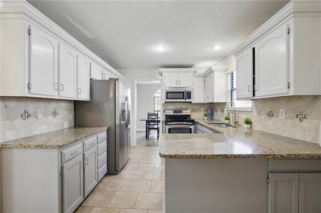 11709 Corrington Avenue — photo 6