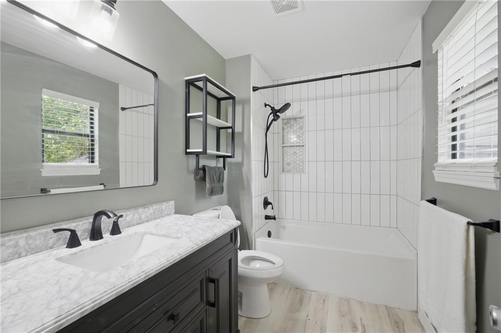 11709 Corrington Avenue — photo 10