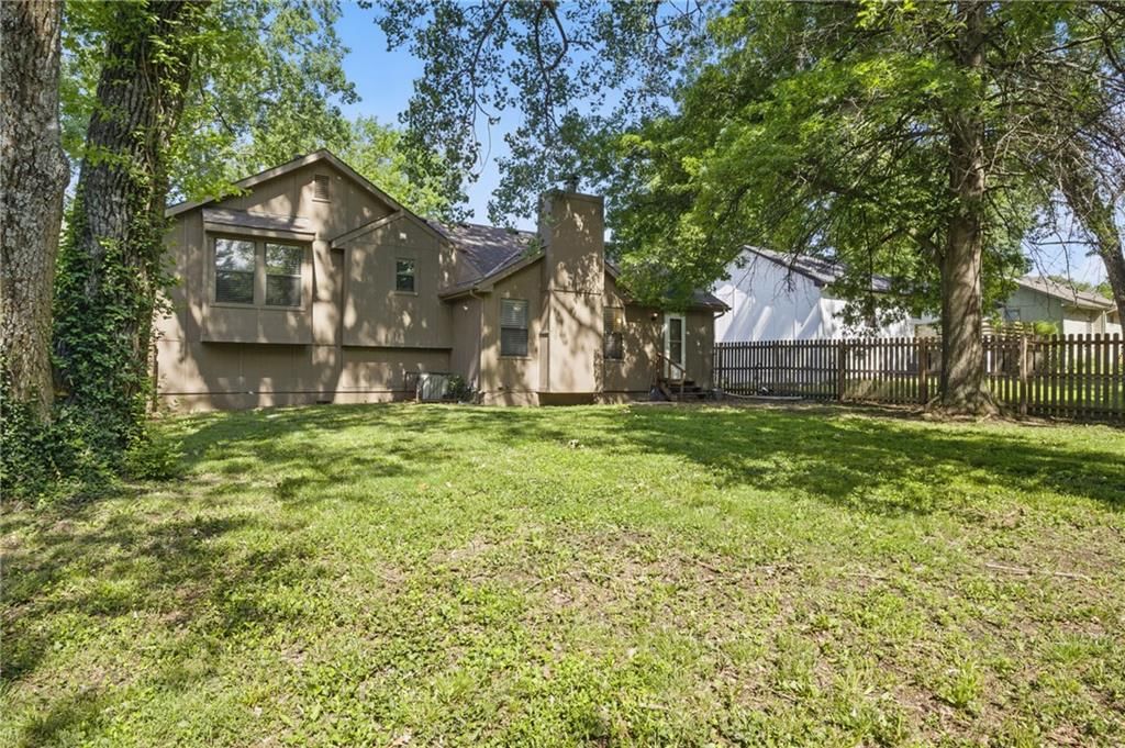 11709 Corrington Avenue — photo 19