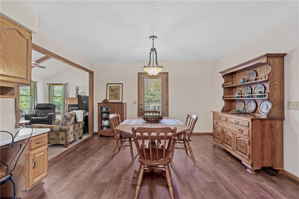 Photo 12 of 37 - 906 Plattsburg Street