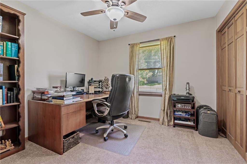 Photo 13 of 37 - 906 Plattsburg Street