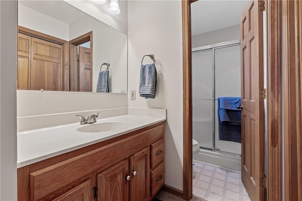 Photo 19 of 37 - 906 Plattsburg Street