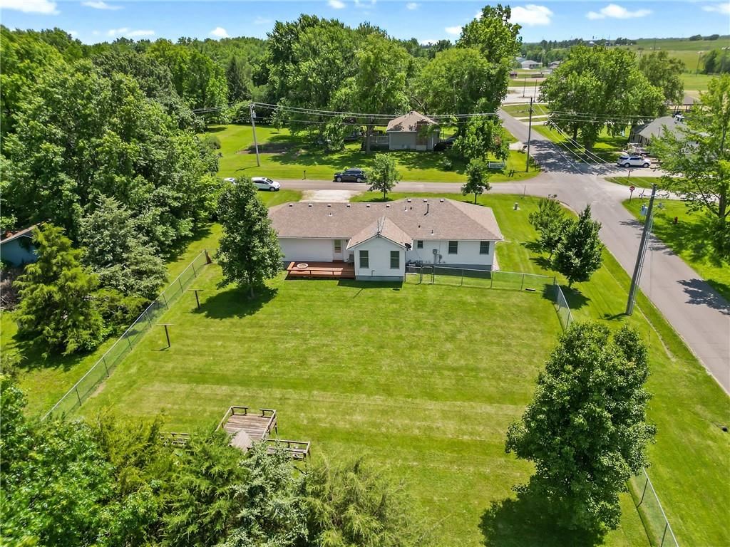 Photo 31 of 37 - 906 Plattsburg Street