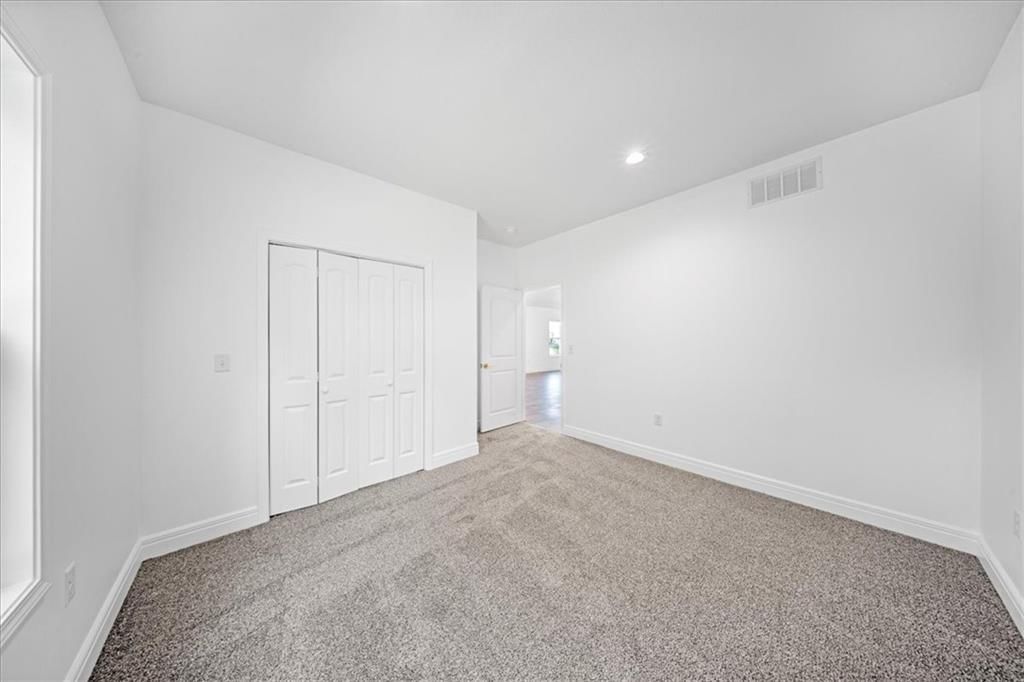 2100 S 37th Street — photo 12