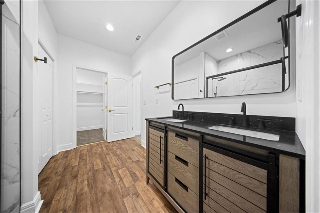 2100 S 37th Street — photo 21