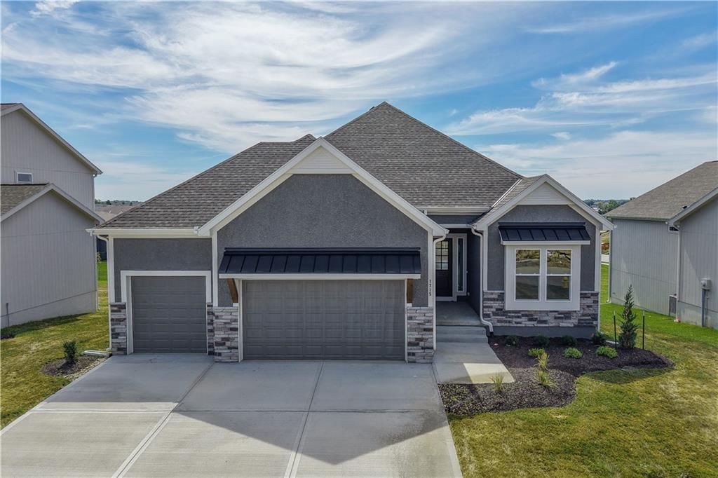 1715 SW Arbor Park Drive, Lee's Summit, MO