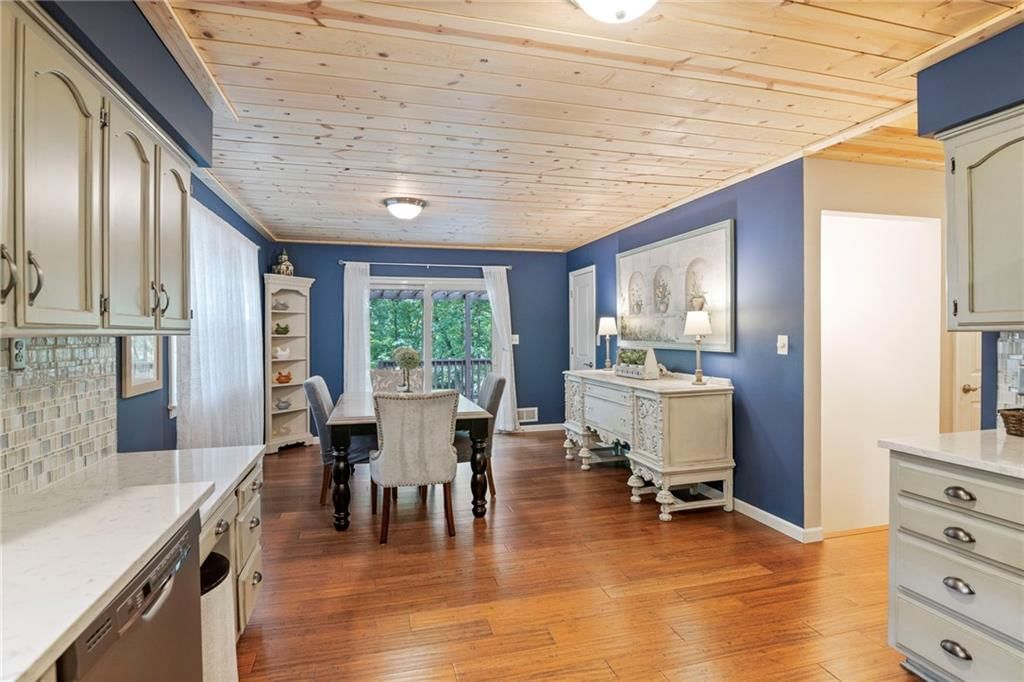 1449 Woodland Drive — photo 9