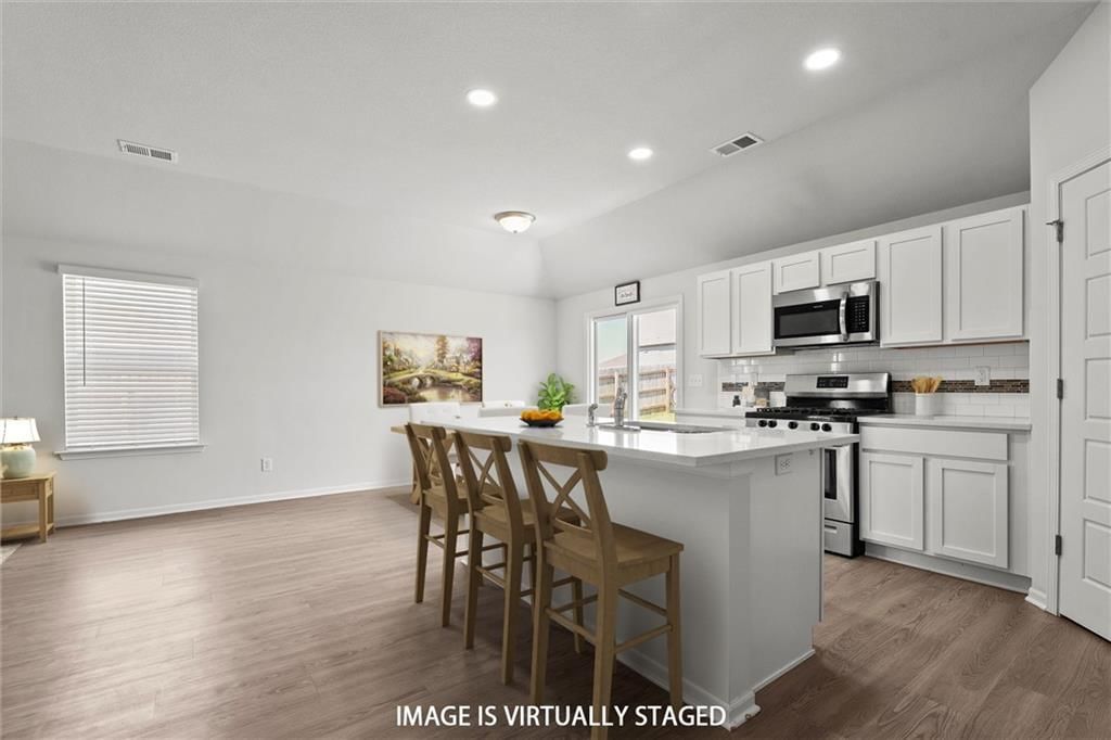 Photo 7 of 32 - 8000 SE 6th Street