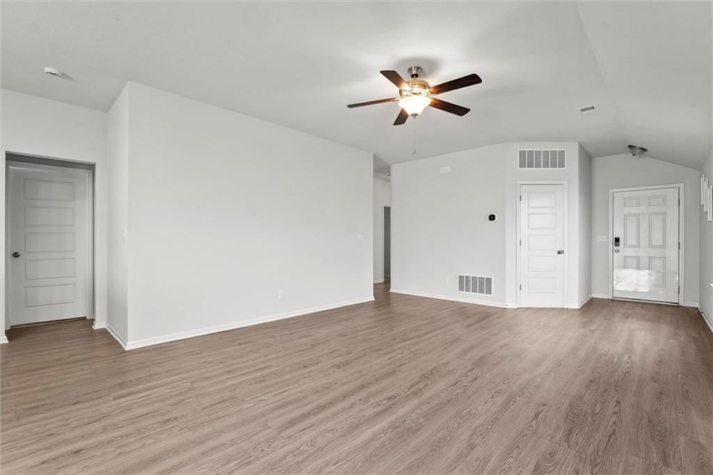 Photo 10 of 32 - 8000 SE 6th Street