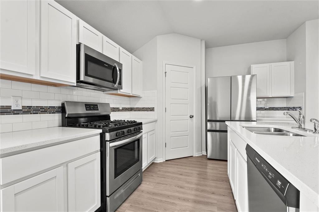 Photo 14 of 32 - 8000 SE 6th Street