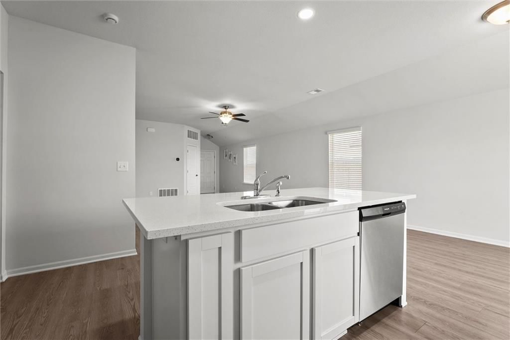 Photo 15 of 32 - 8000 SE 6th Street