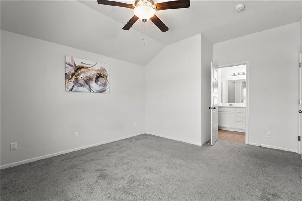 Photo 19 of 32 - 8000 SE 6th Street