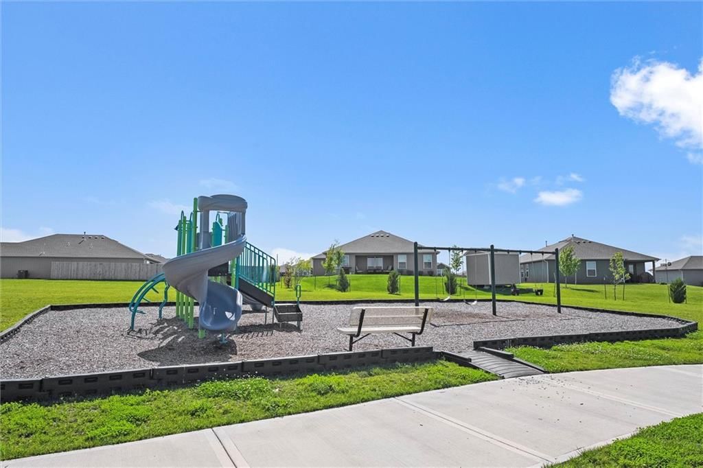 Photo 31 of 32 - 8000 SE 6th Street