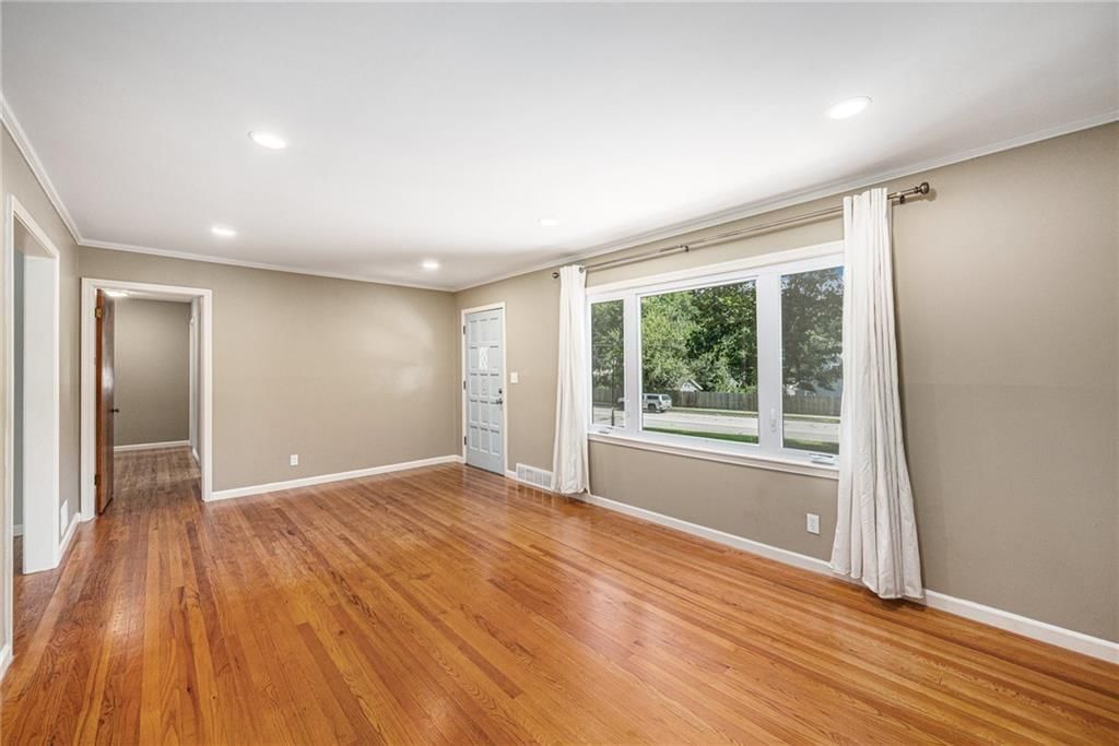 8224 Johnson Drive — photo 3